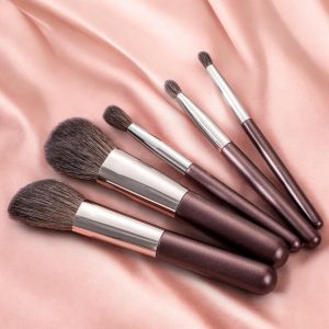 5 Piece Makeup Brush Set With Travel Pouch