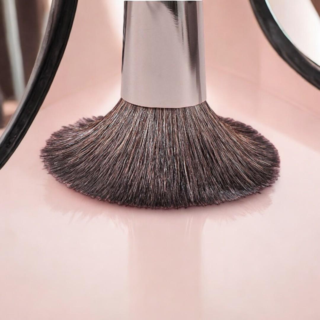 5 Piece Makeup Brush Set With Travel Pouch 5 Piece Makeup Brush Set With Travel Pouch
